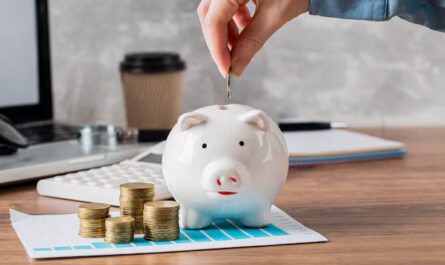 What is the Difference Between a Fixed Deposit and a Savings Account?