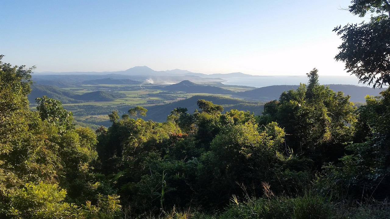 Port Douglas: Land of Rainforests and Reefs