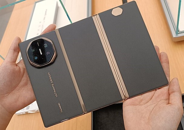 Huawei Mate XT Ultimate Design: A Flagship for Design Lovers