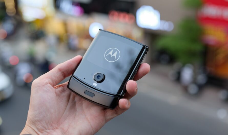 Motorola Razr 50: A Stylish, Affordable Foldable Phone