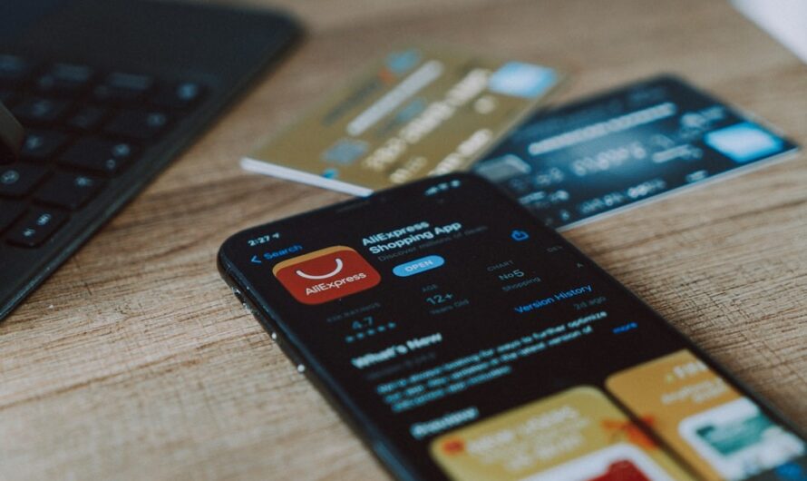 Why Credit Cards Are the Smart Choice for Online Shopping 