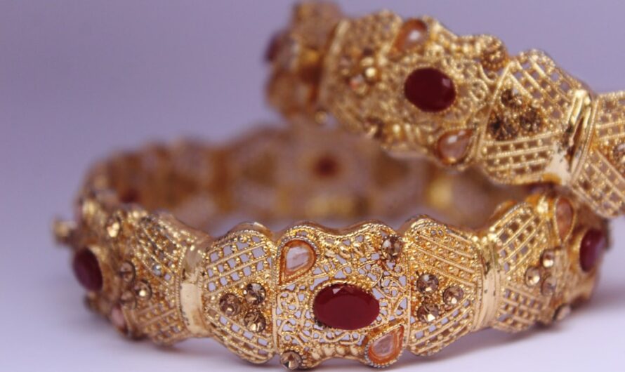 Unlocking the Advantages of Gold Loans: Why They’re a Smart Financial Move