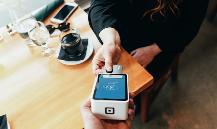 Physical vs Virtual Credit Cards: Which One Offers More Benefits?