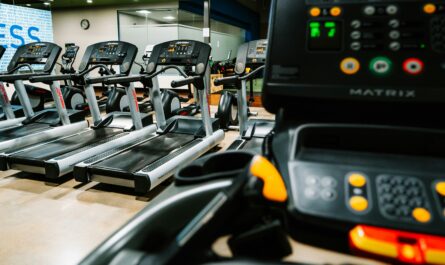 Slashing Gym Costs: Credit Card Hacks for Fitness Buffs