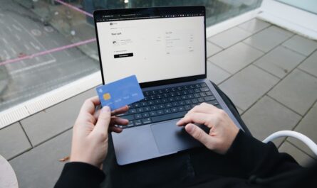 Should You Use a Credit Card for Short-Term Loans? Weighing the Pros and Cons